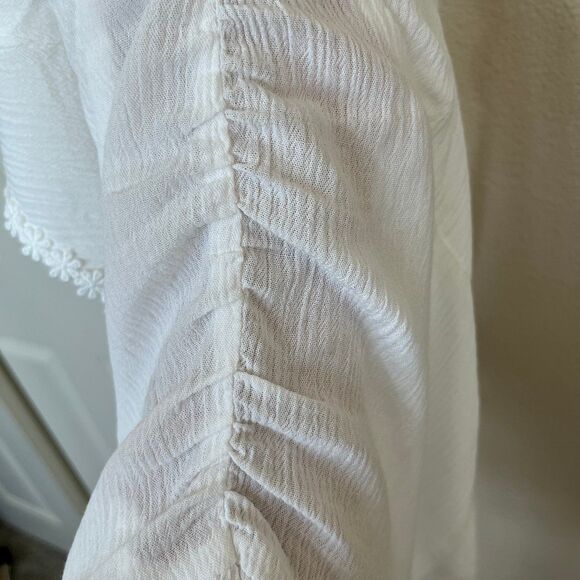 NWT Women’s V-Neck Crop Cami embroidery floret Top in White Size L #347 - Picture 9 of 10